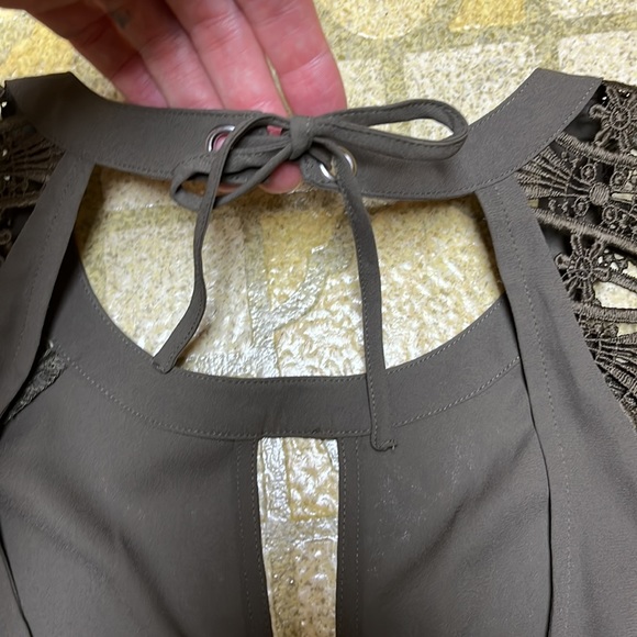 BNWOT Express sleeveless dressy top - Picture 11 of 13